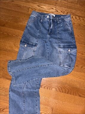 Women’s Blue Cargo Jeans - Classic Denim